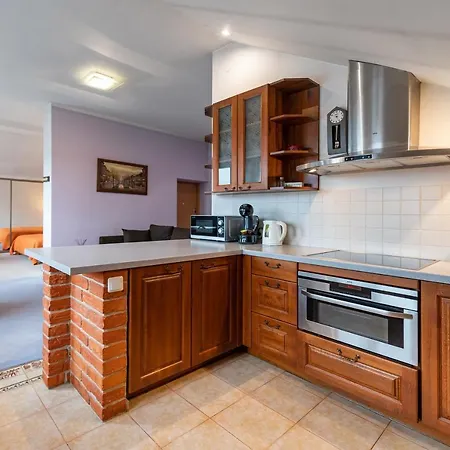 Charming Old Town By Polo Apartment *