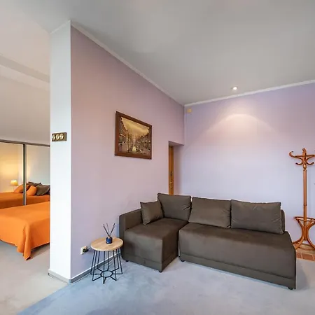 Charming Old Town By Polo Apartment *