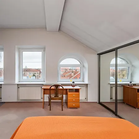 Charming Old Town By Polo Apartment